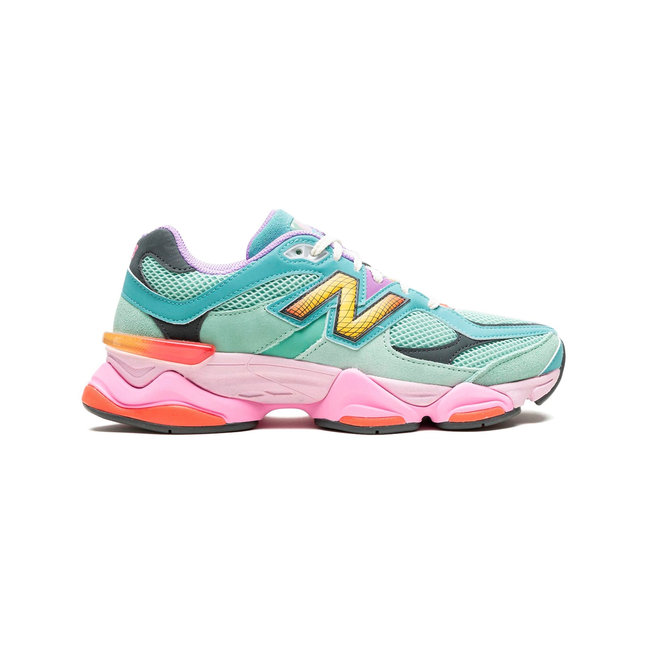 New Balance 9060 Scarpe Donna Verde Menta e Rosa Fluo in Mesh e Pelle